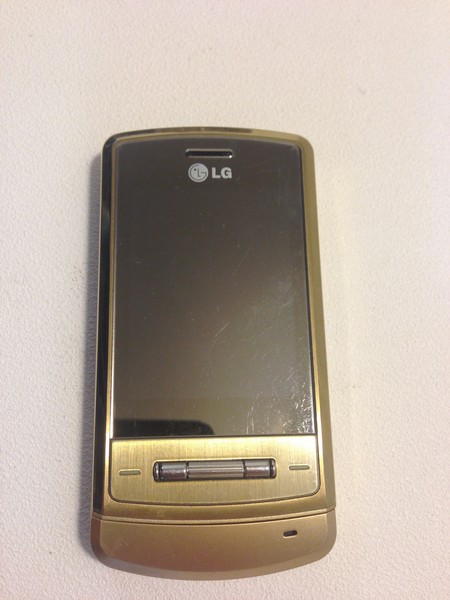 LG KE970.jpg