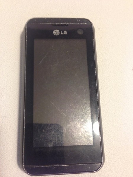 LG KF700.jpg