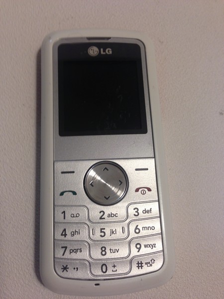 LG KP100.jpg