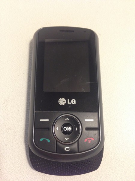 LG KP260.jpg